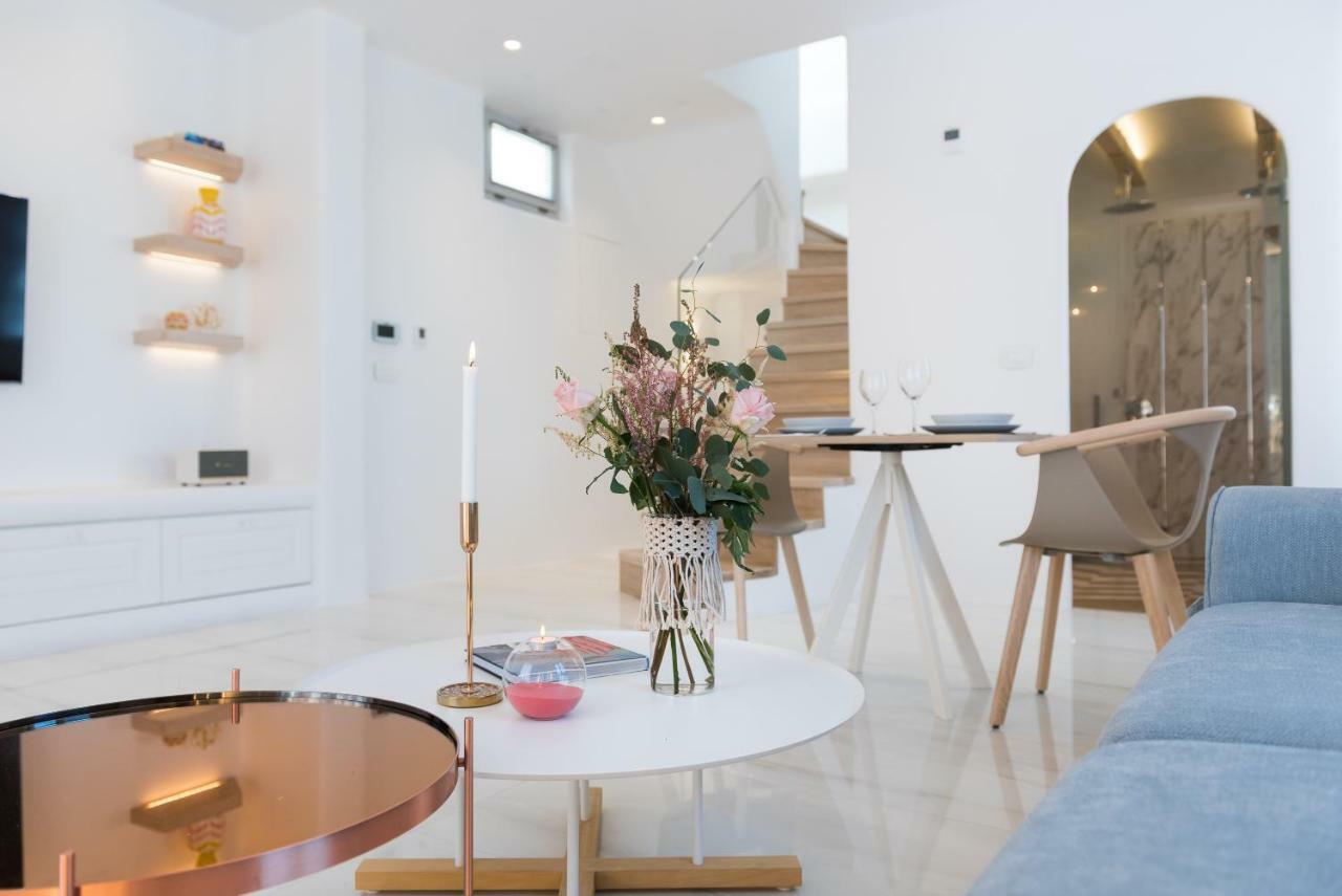 Emfasis Luxury Villa Fira  Luaran gambar